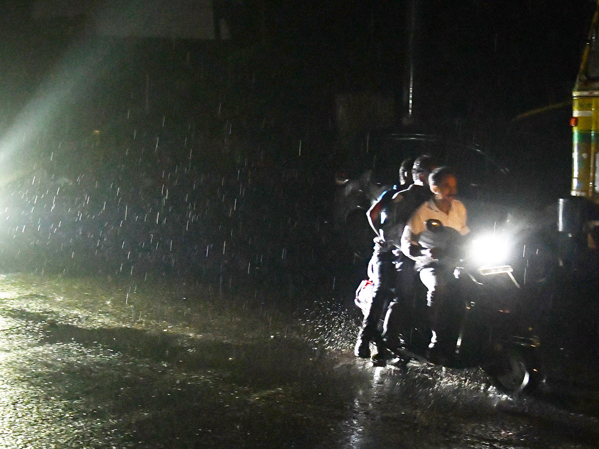 Thunderstorms wreak havoc in several districts of AP28