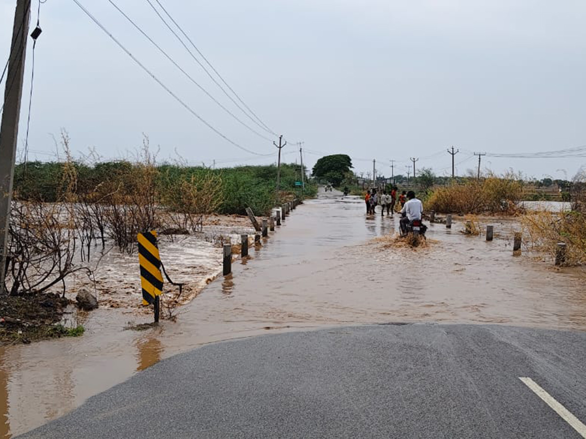 Thunderstorms wreak havoc in several districts of AP5