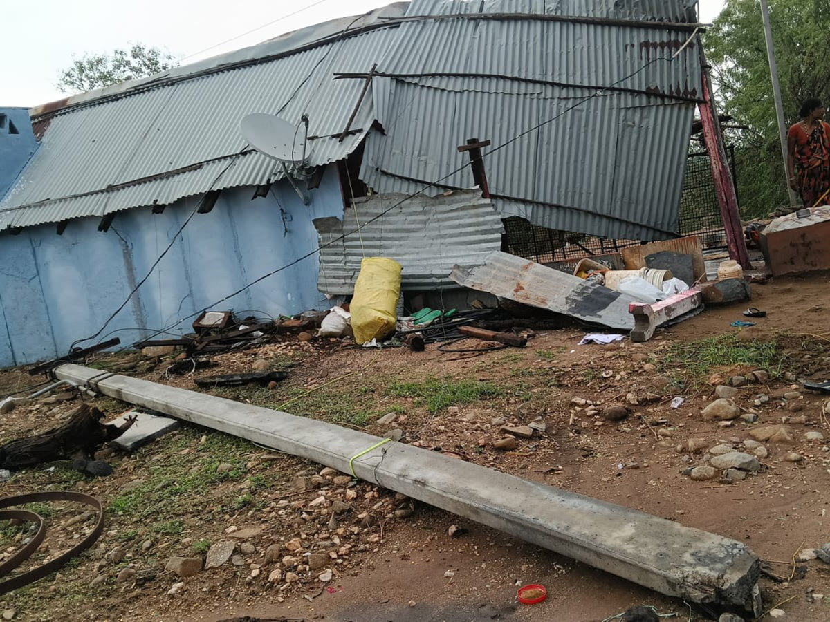Thunderstorms wreak havoc in several districts of AP8