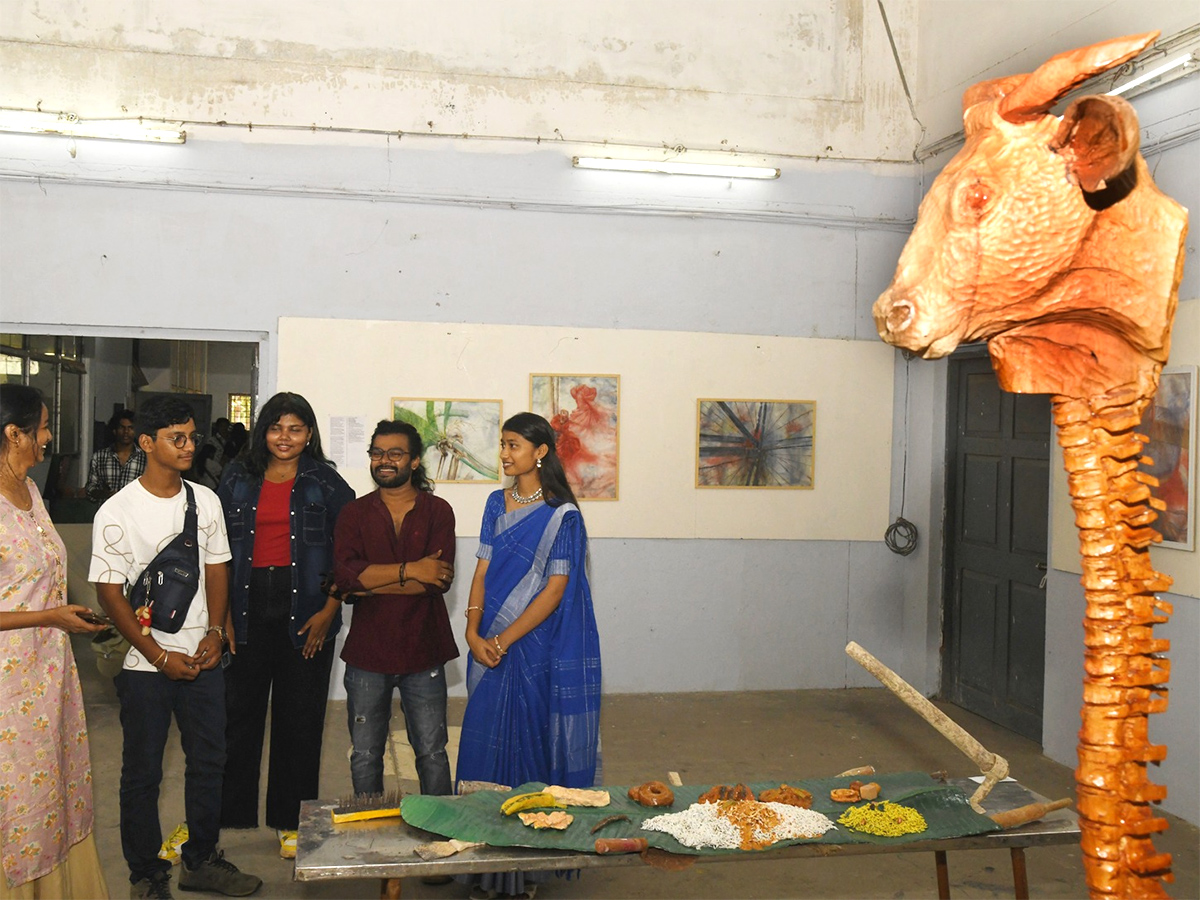 Visakhapatnam : AU Fine Arts Captivates Photos13