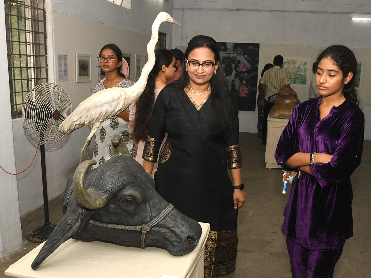 Visakhapatnam : AU Fine Arts Captivates Photos17