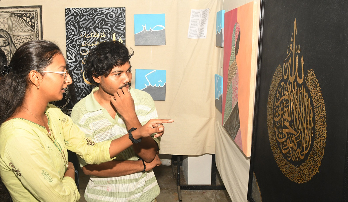 Visakhapatnam : AU Fine Arts Captivates Photos2