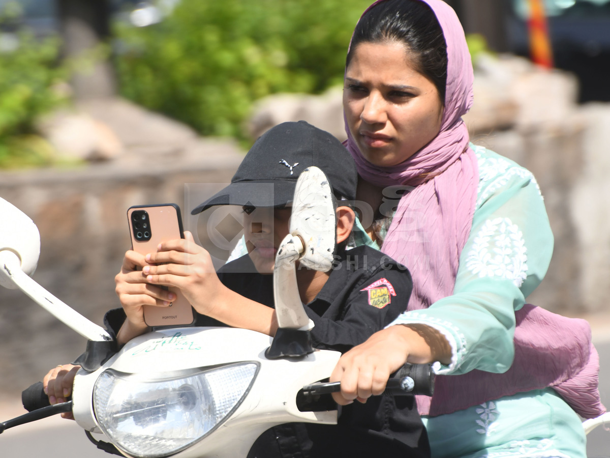 Summer : Heatwave Alert in Hyderabad Photos17