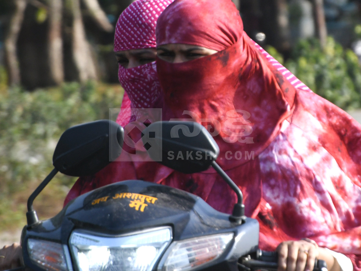 Summer : Heatwave Alert in Hyderabad Photos1