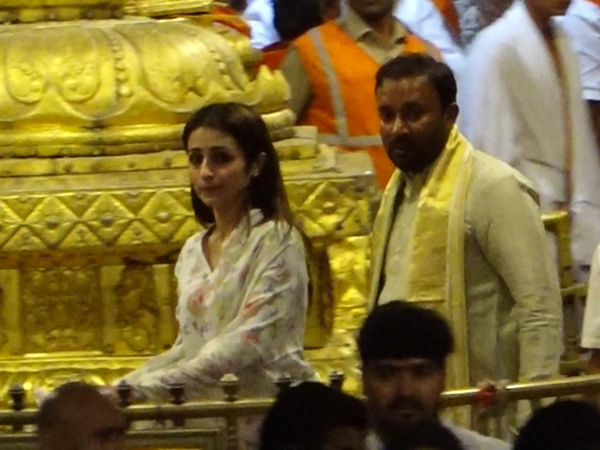 #TNElectionResults : Actress Trisha Krishnan visited the Tirumala14
