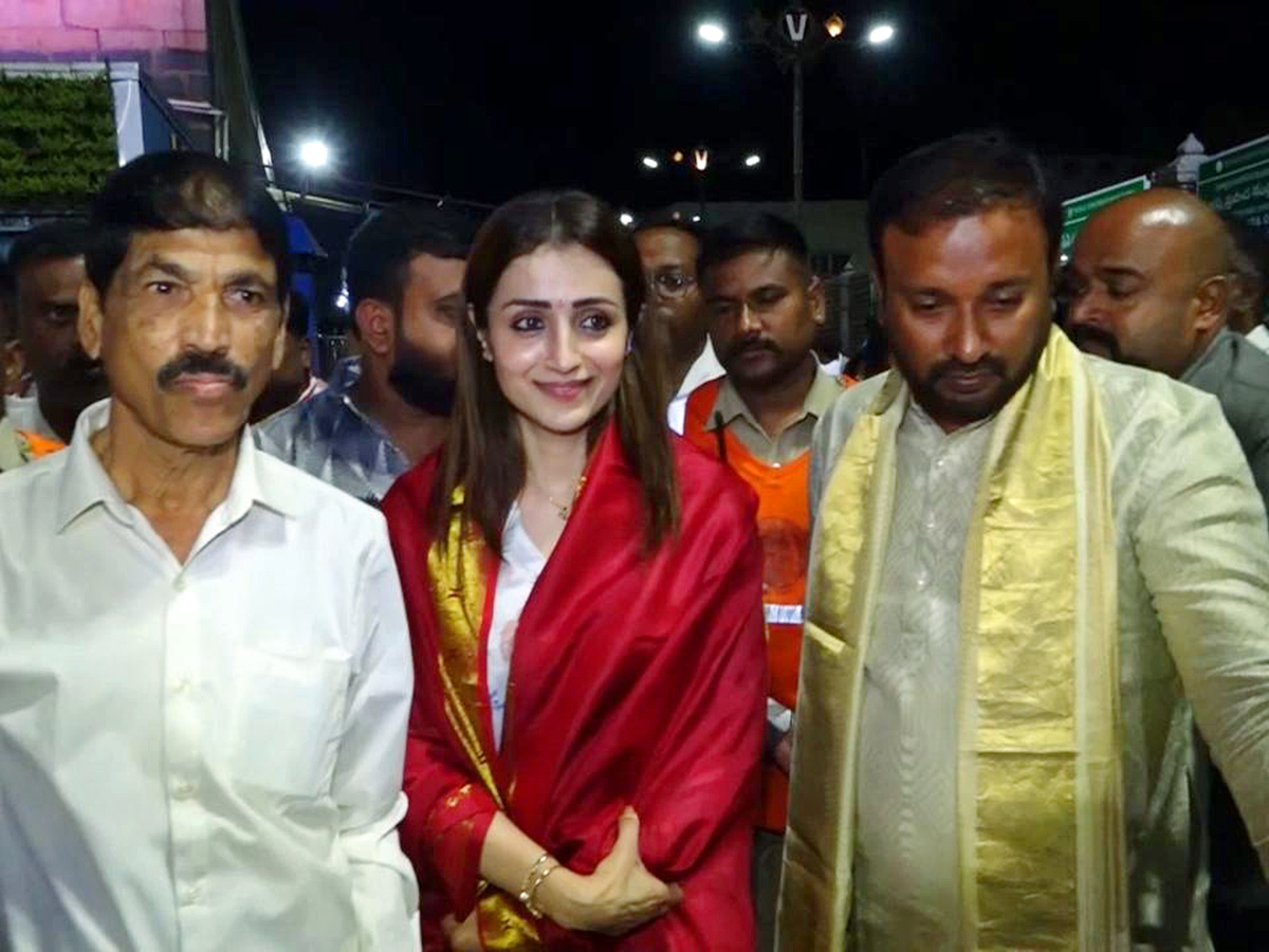 #TNElectionResults : Actress Trisha Krishnan visited the Tirumala22