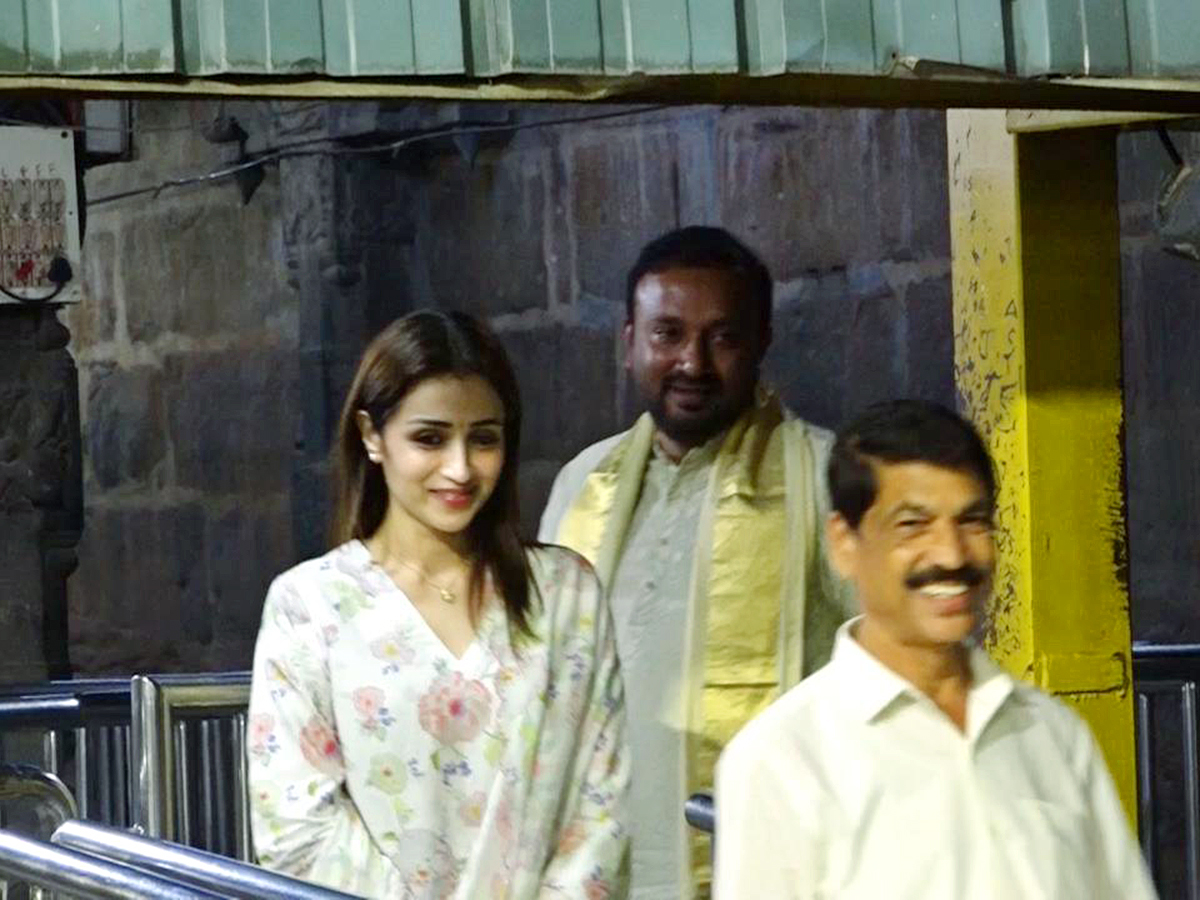#TNElectionResults : Actress Trisha Krishnan visited the Tirumala3