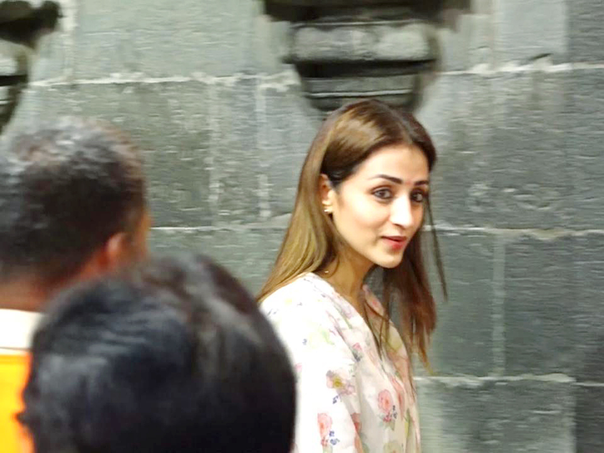 #TNElectionResults : Actress Trisha Krishnan visited the Tirumala8