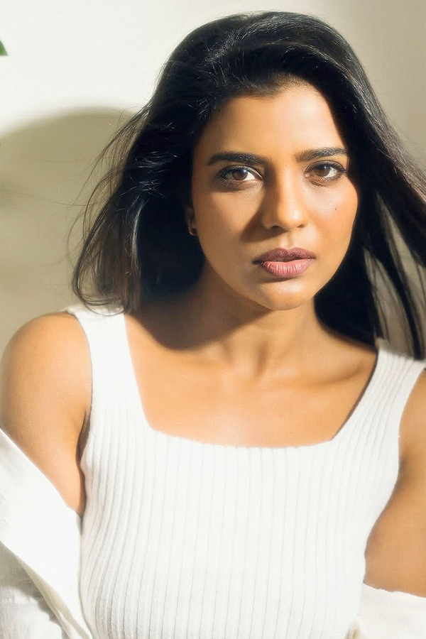 Actress Aishwarya Rajesh Casual look Photos6