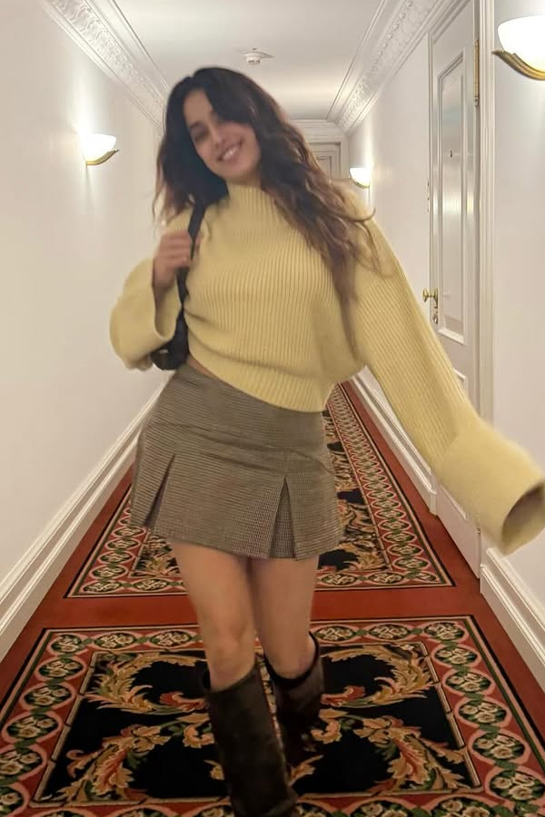 Janhvi Kapoor Shares Some Stunning Clicks From Switzerland Vacation16