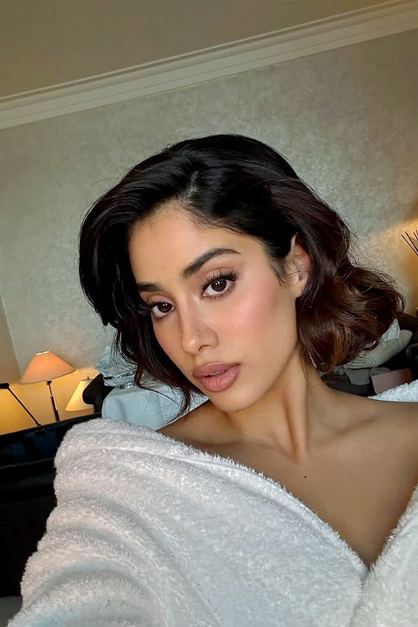 Janhvi Kapoor Shares Some Stunning Clicks From Switzerland Vacation3