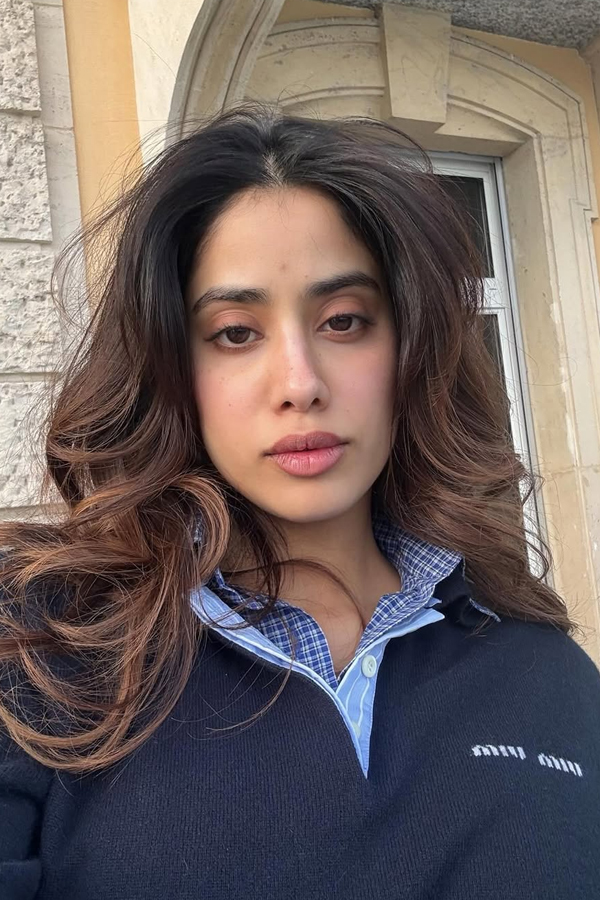Janhvi Kapoor Shares Some Stunning Clicks From Switzerland Vacation6