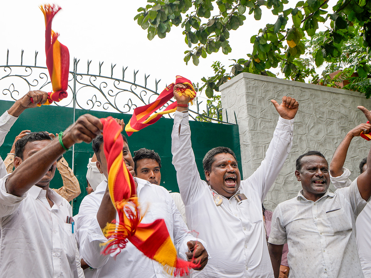 Security personnel guard outside TVK Chief Vijay's Residence3