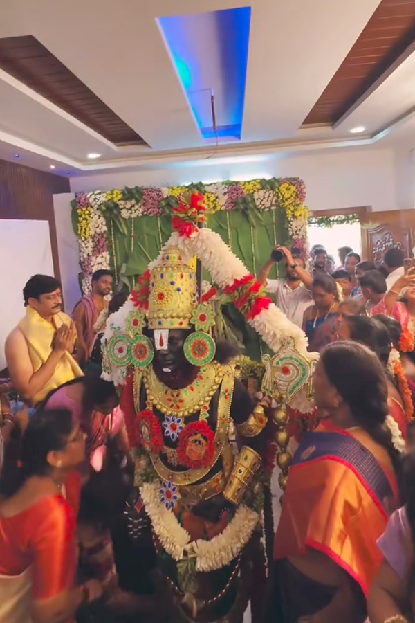 Jabardasth Dora Babu And Amulya New Housewarming Function Photos Photos17