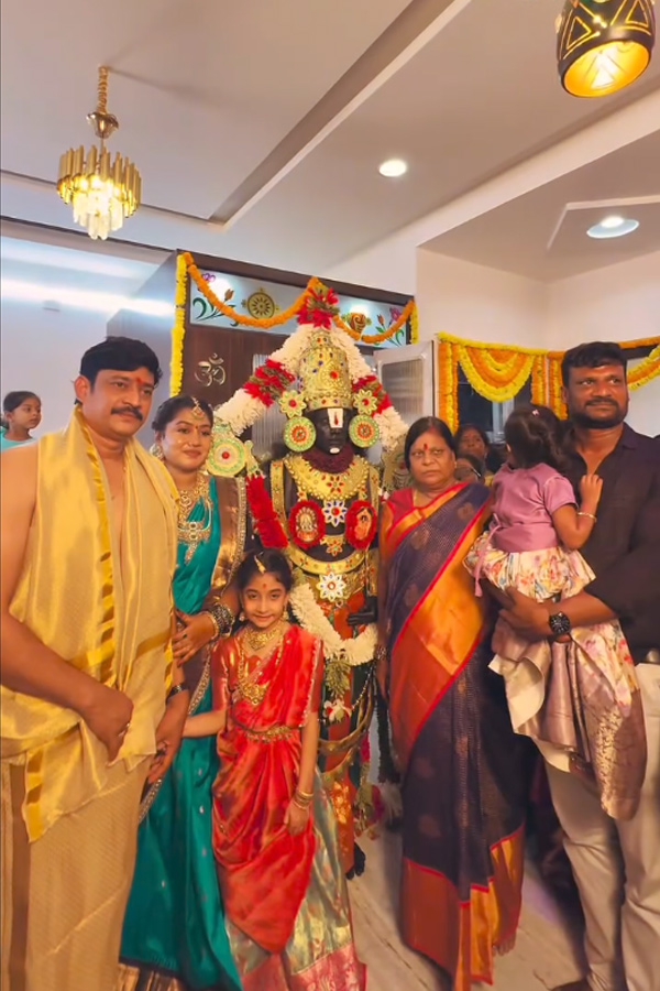 Jabardasth Dora Babu And Amulya New Housewarming Function Photos Photos18