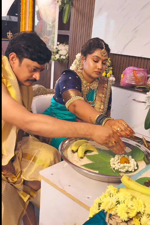 Jabardasth Dora Babu And Amulya New Housewarming Function Photos Photos3