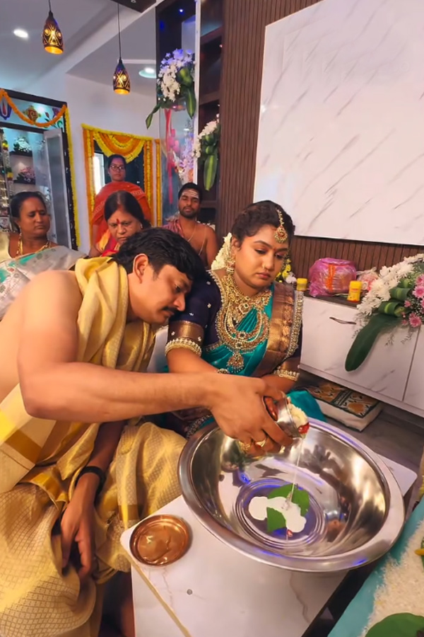 Jabardasth Dora Babu And Amulya New Housewarming Function Photos Photos6