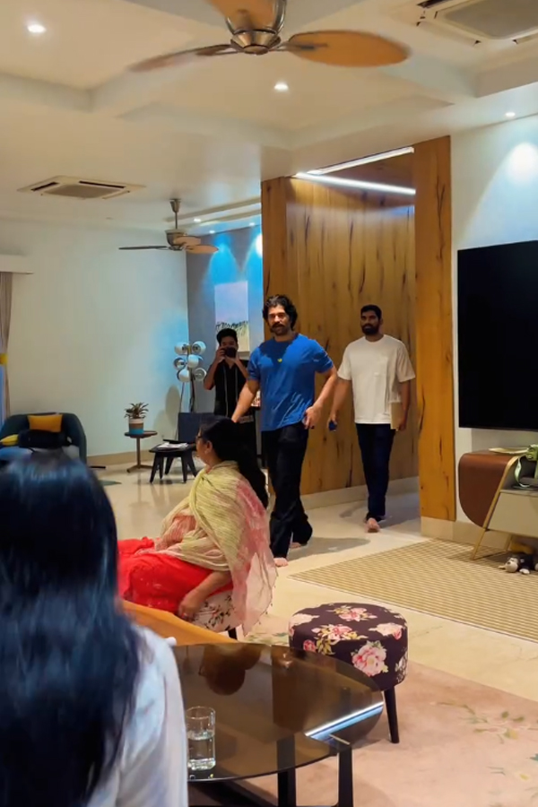 Vijay Devarakonda His Mother Interaction With Autism Children Photos11
