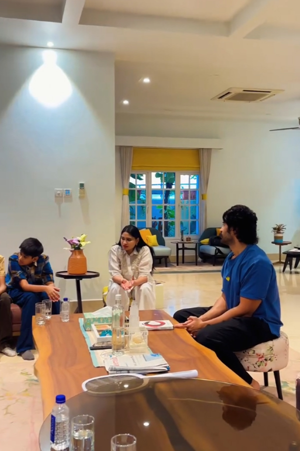 Vijay Devarakonda His Mother Interaction With Autism Children Photos12