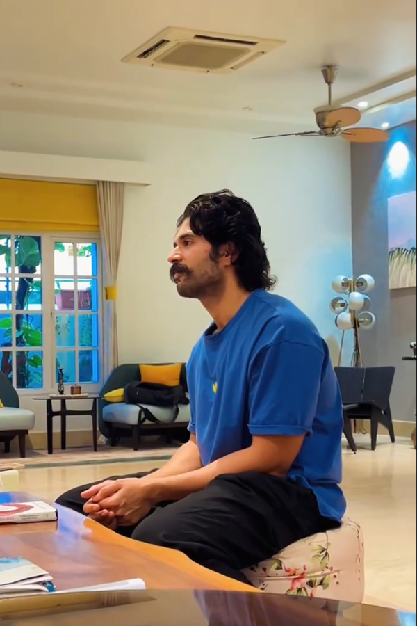 Vijay Devarakonda His Mother Interaction With Autism Children Photos8