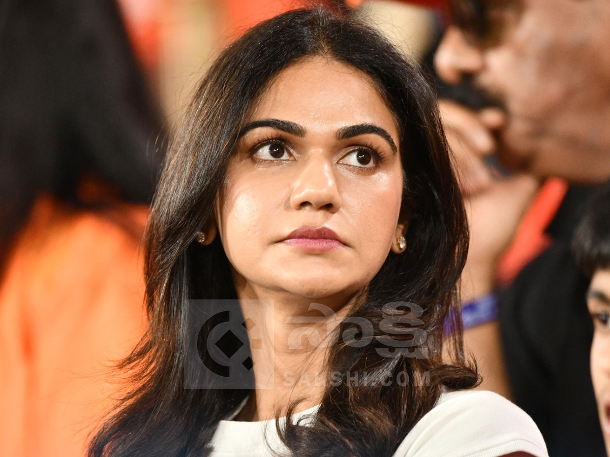 Celebrities In IPL Match At Hyderabad Uppal Cricket Stadium Photos4