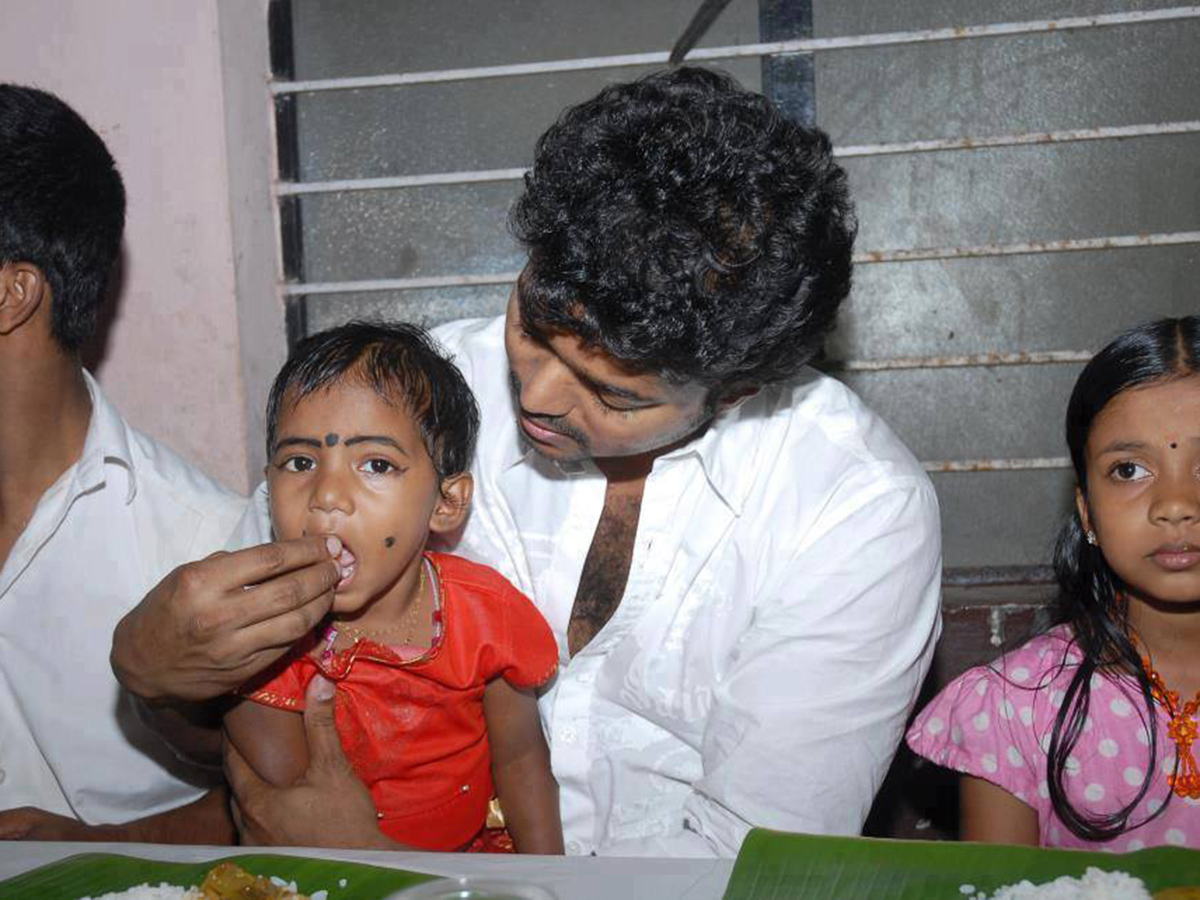 TVK Vijay Thalapathy Rare And Unseen Images Viral 26