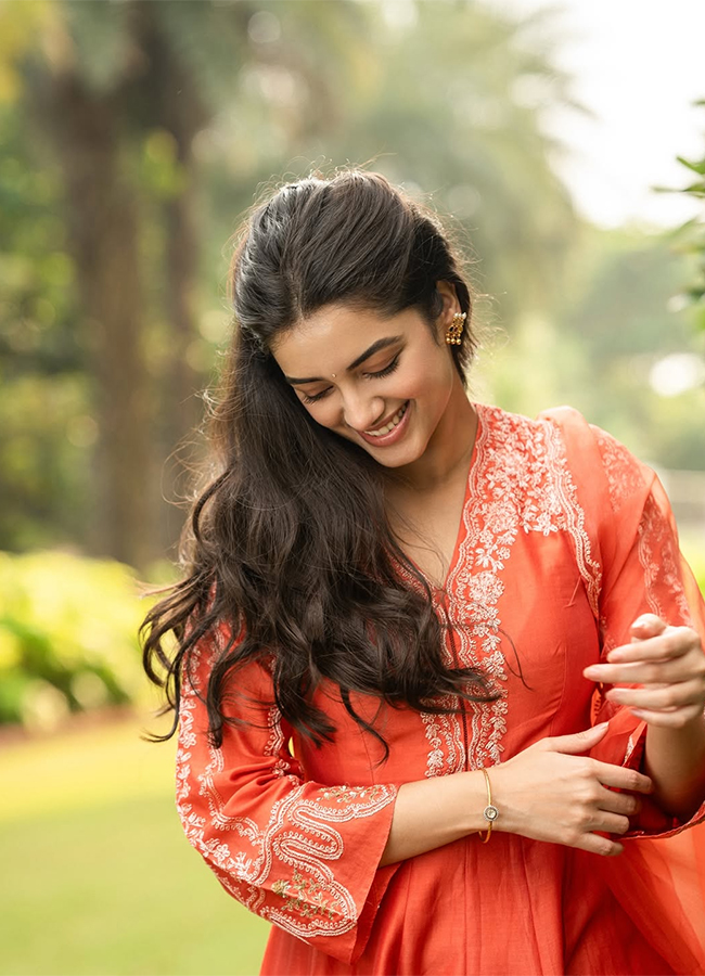 Tollywood Actress Bhagyashri Borse Birthday Special Photos7