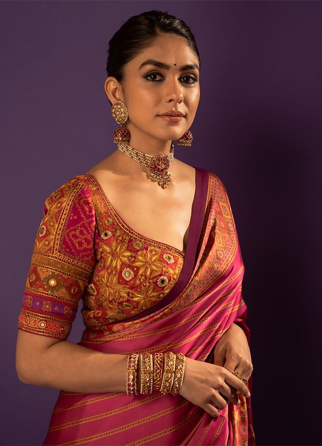 Actress Mrunal Thakur Latest Photos5