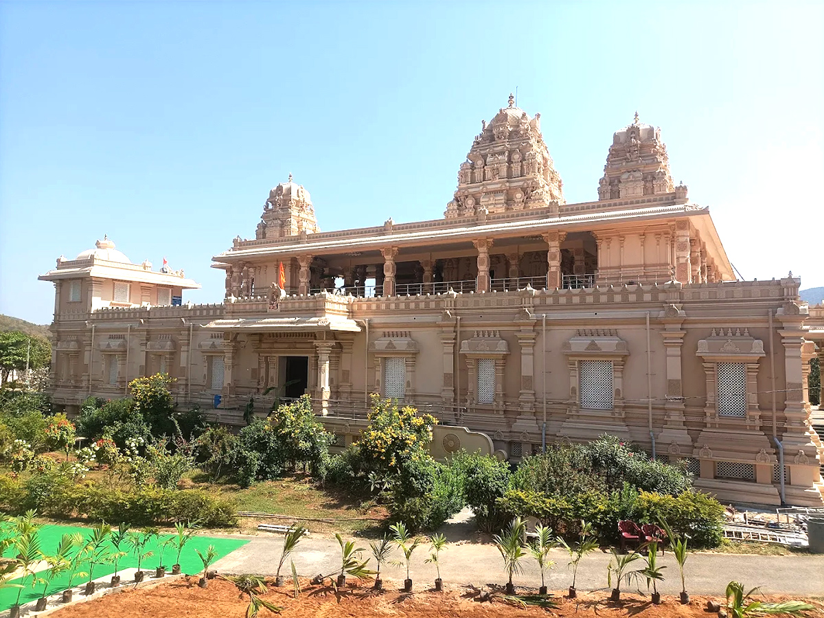 Chinmaya Mission : Kadapa Sri Lalita Panchayatana Temple HD Photos18