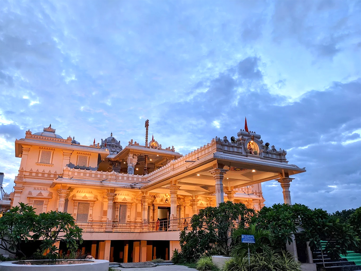 Chinmaya Mission : Kadapa Sri Lalita Panchayatana Temple HD Photos2