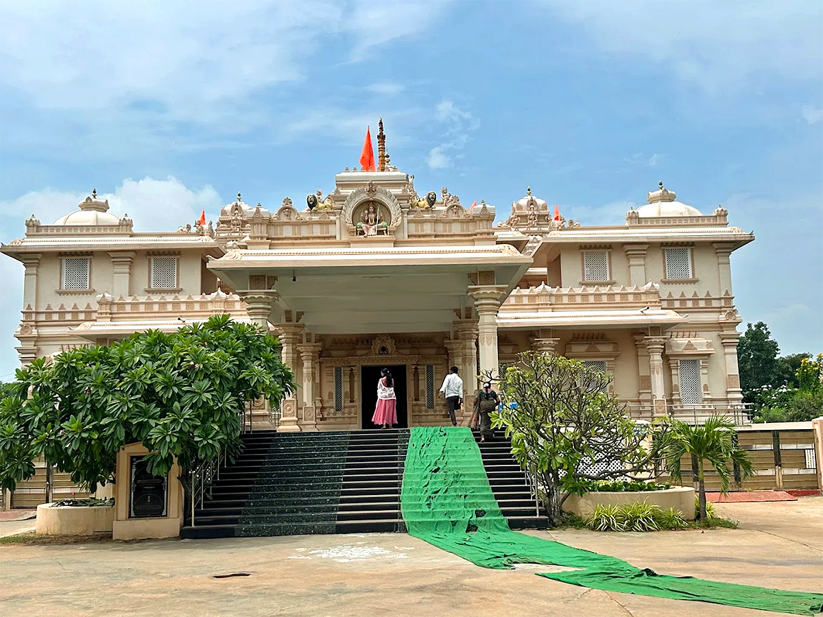 Chinmaya Mission : Kadapa Sri Lalita Panchayatana Temple HD Photos23