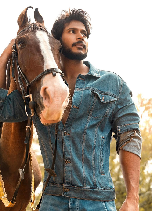 Tollywood Hero Sundeep Kishan Birthday Special Photos19