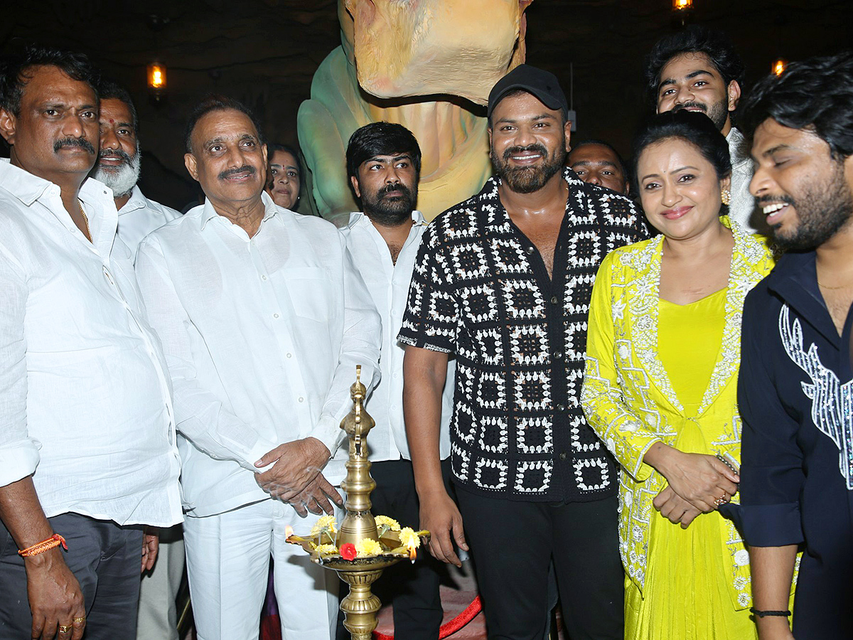 Manchu Manoj And Suma Kanakala in Kukatpally13