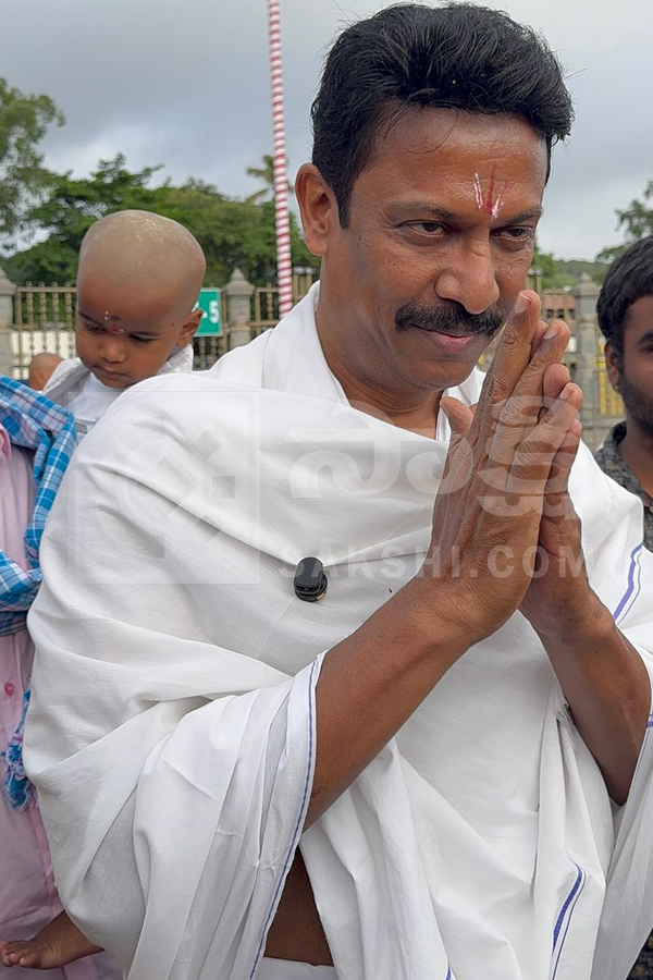 Tollywood Celebrities Visits Tirumala Tirupati Temple Photos16