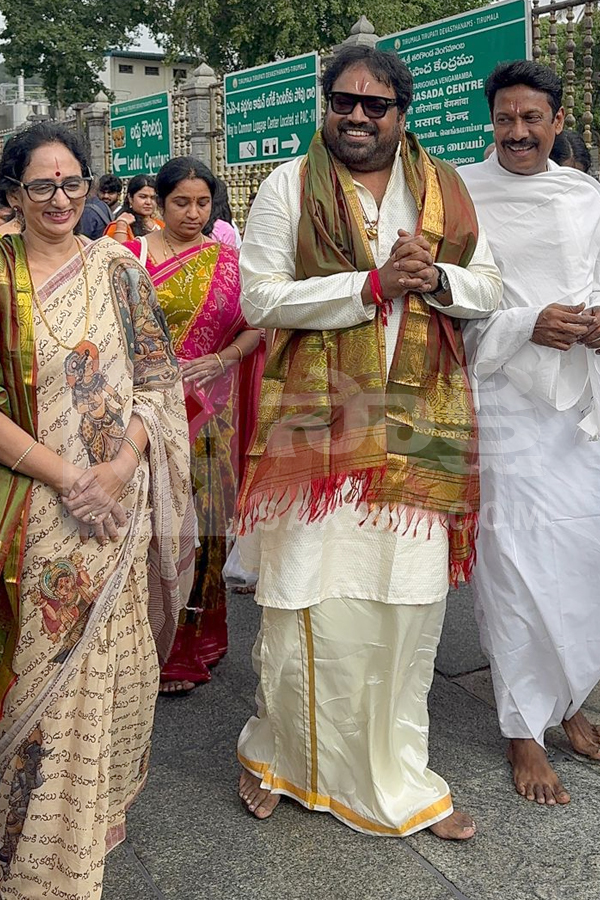 Tollywood Celebrities Visits Tirumala Tirupati Temple Photos8