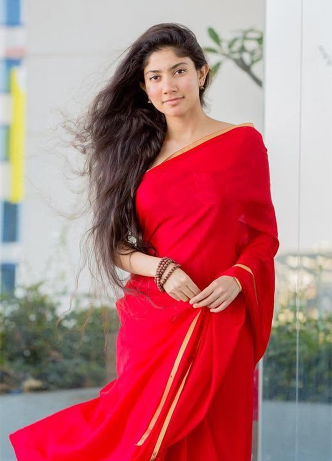 #HBDSaiPallavi : Tollywood Actress Sai Pallavi Rare And Unseen Photos22