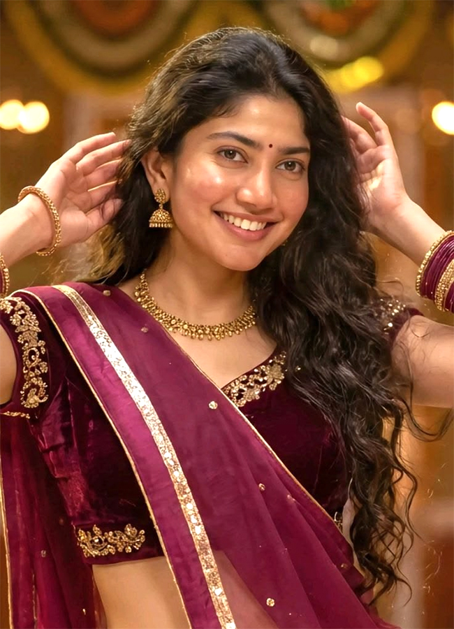 #HBDSaiPallavi : Tollywood Actress Sai Pallavi Rare And Unseen Photos30