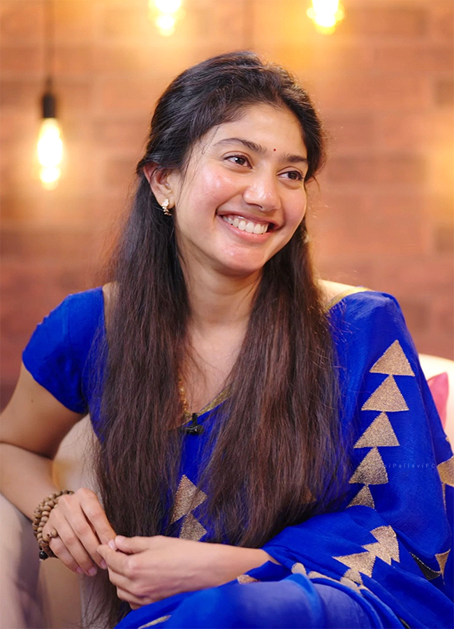 #HBDSaiPallavi : Tollywood Actress Sai Pallavi Rare And Unseen Photos31
