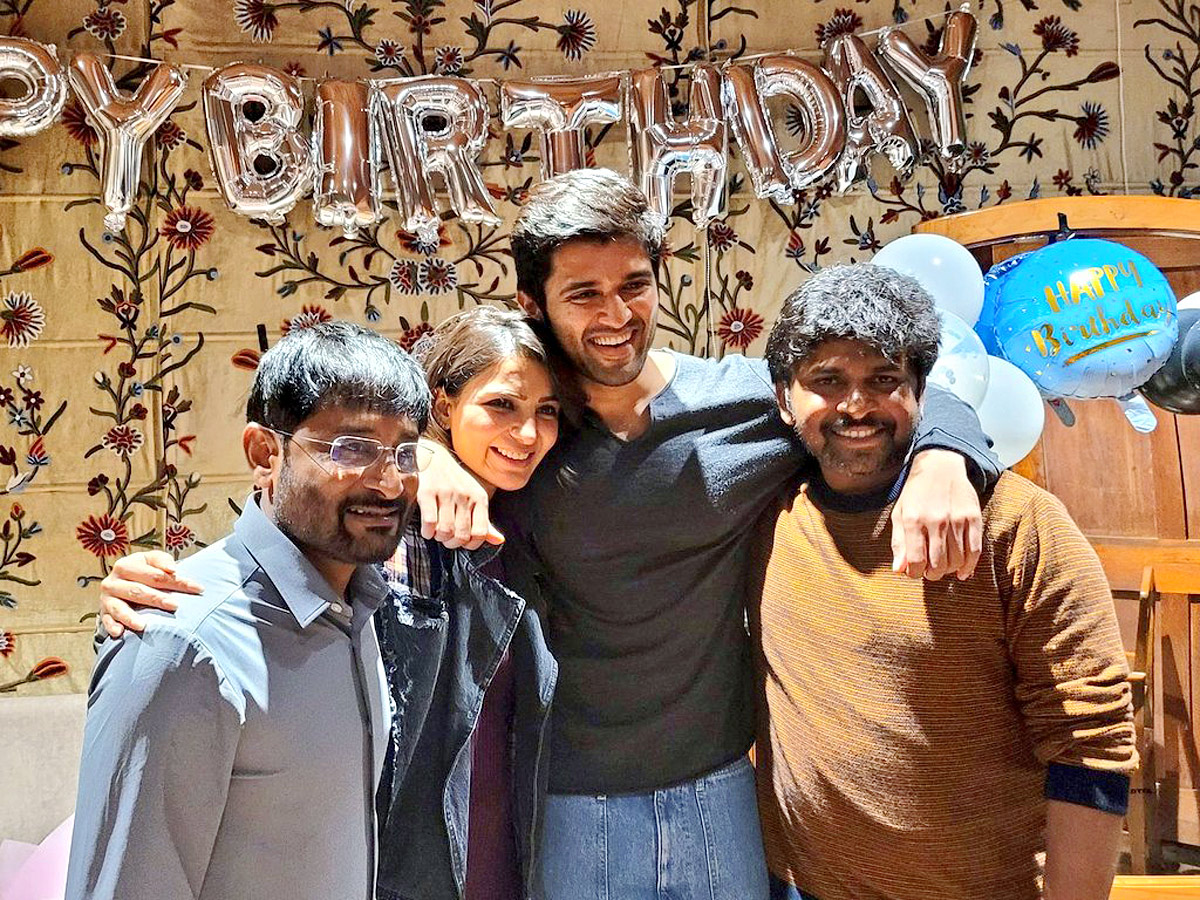 Unseen And Rare Pictures From The Unseen Gallery Of Vijay Deverakonda Photos11
