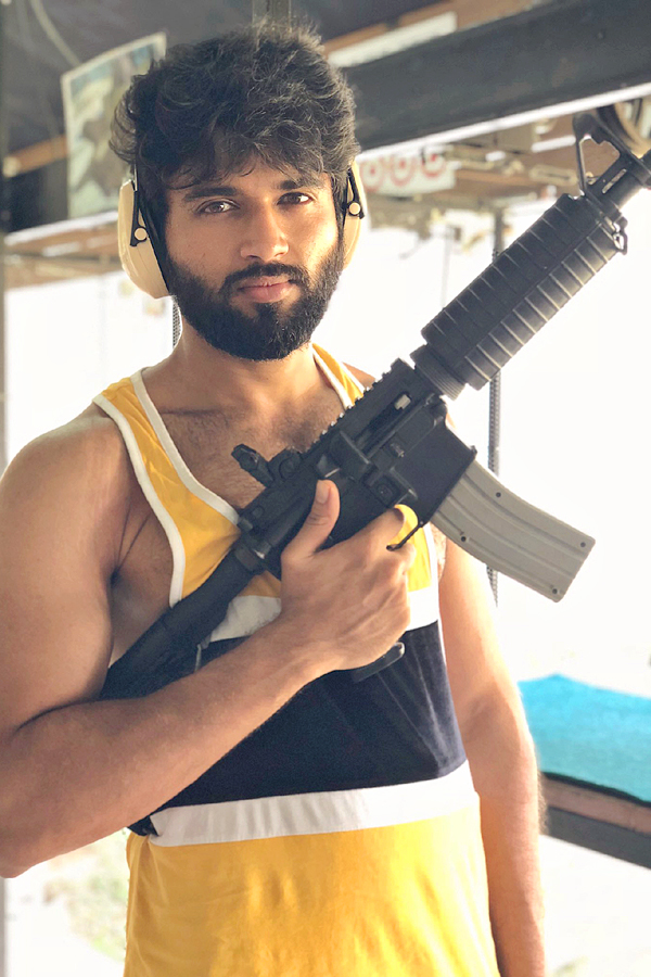 Unseen And Rare Pictures From The Unseen Gallery Of Vijay Deverakonda Photos16