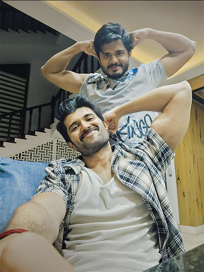 Unseen And Rare Pictures From The Unseen Gallery Of Vijay Deverakonda Photos23