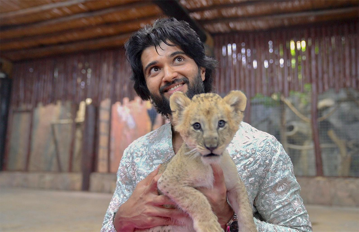 Unseen And Rare Pictures From The Unseen Gallery Of Vijay Deverakonda Photos34