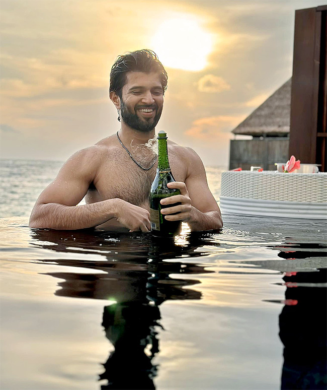 Unseen And Rare Pictures From The Unseen Gallery Of Vijay Deverakonda Photos35