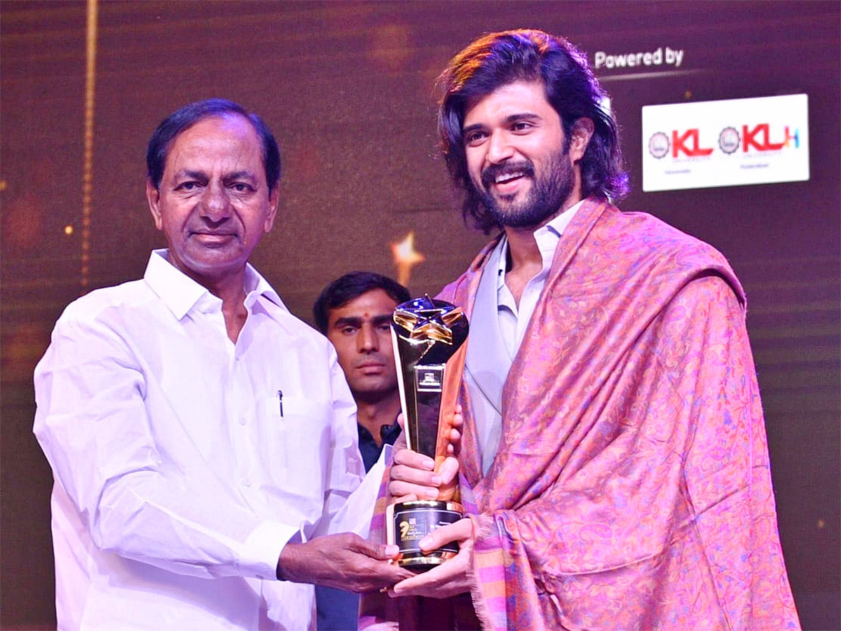 Unseen And Rare Pictures From The Unseen Gallery Of Vijay Deverakonda Photos42