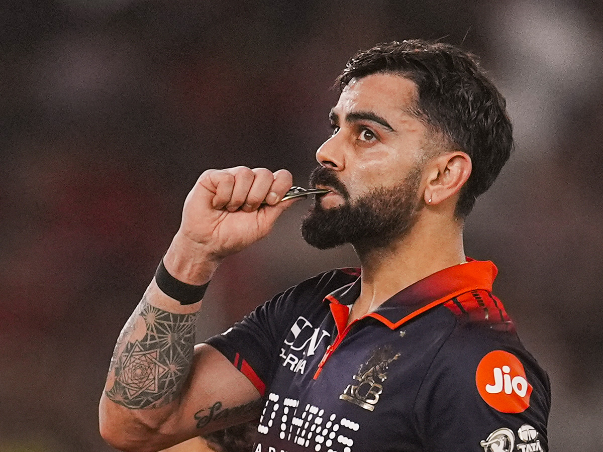 IPL 2026 : RCB  Players Celebrate With the Trophy After Winning 24