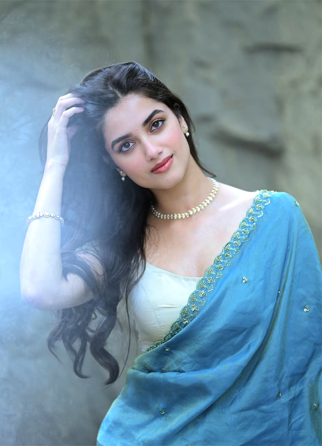 Actress Bhagyashri Borse Latest Beautiful Photos7