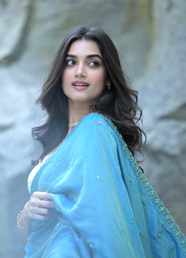 Actress Bhagyashri Borse Latest Beautiful Photos8