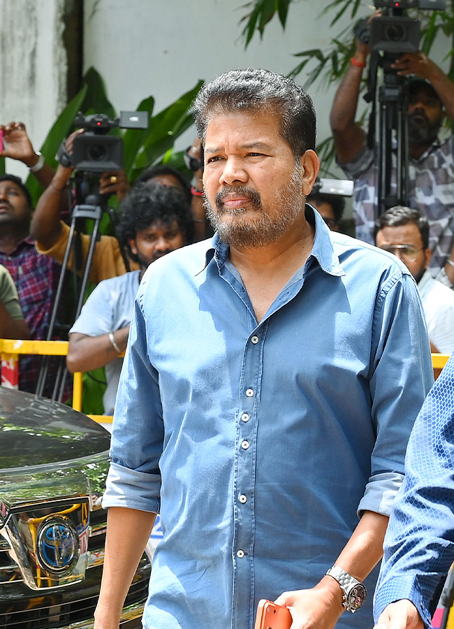 Tributes Pour In from Film Celebrities to Legendary Director Bharathiraja Photos7
