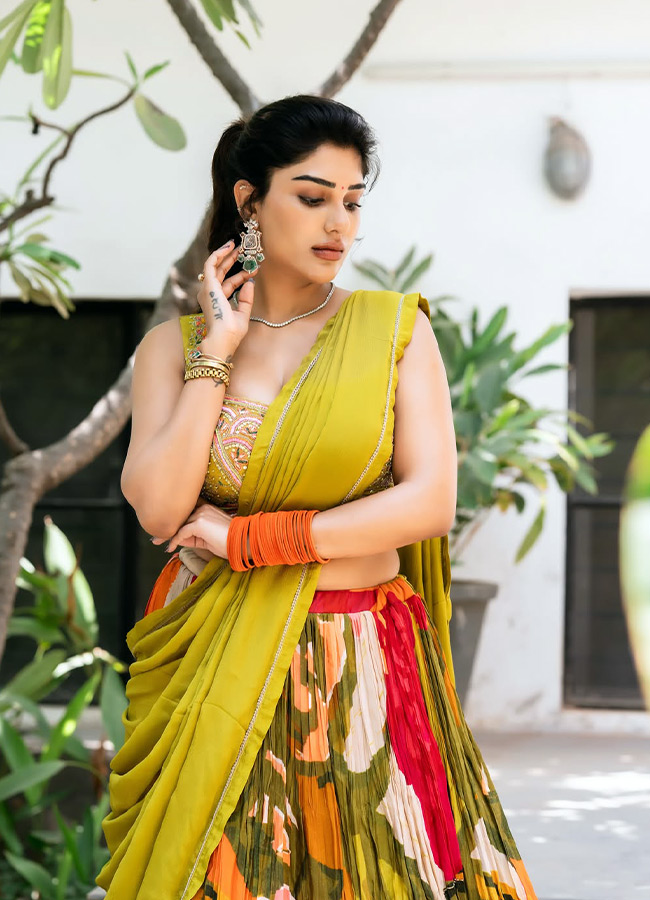 Surekha Vani Daughter Supritha Looks Stunning in a Colorful Dress Photos11