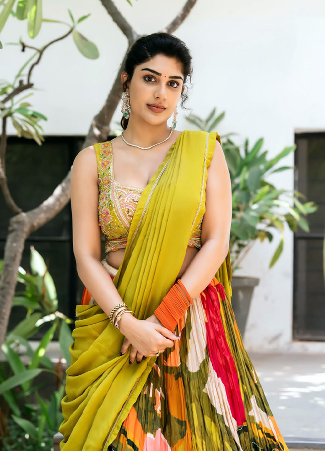 Surekha Vani Daughter Supritha Looks Stunning in a Colorful Dress Photos2